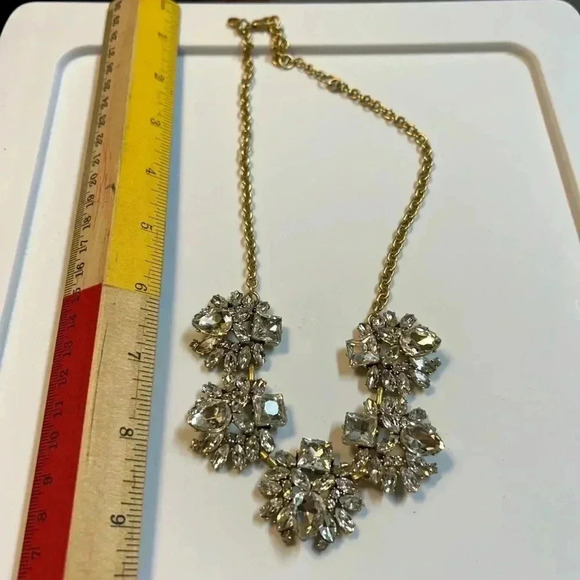J. CREW EXTRA LARGE CRYSTAL FLOWER TRIO NECKLACE - Picture 1 of 3